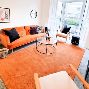  Apartment Spacious 3-bed Near The Centre